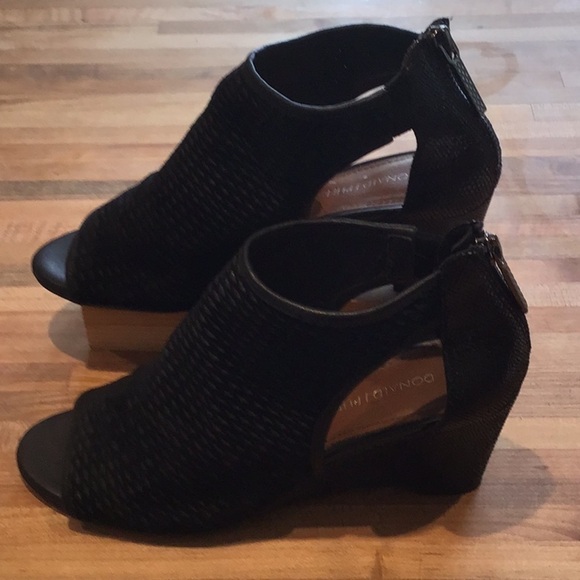 Donald J Pliner Jace Black Suede Open Toe Wedge Heels. - Picture 3 of 8